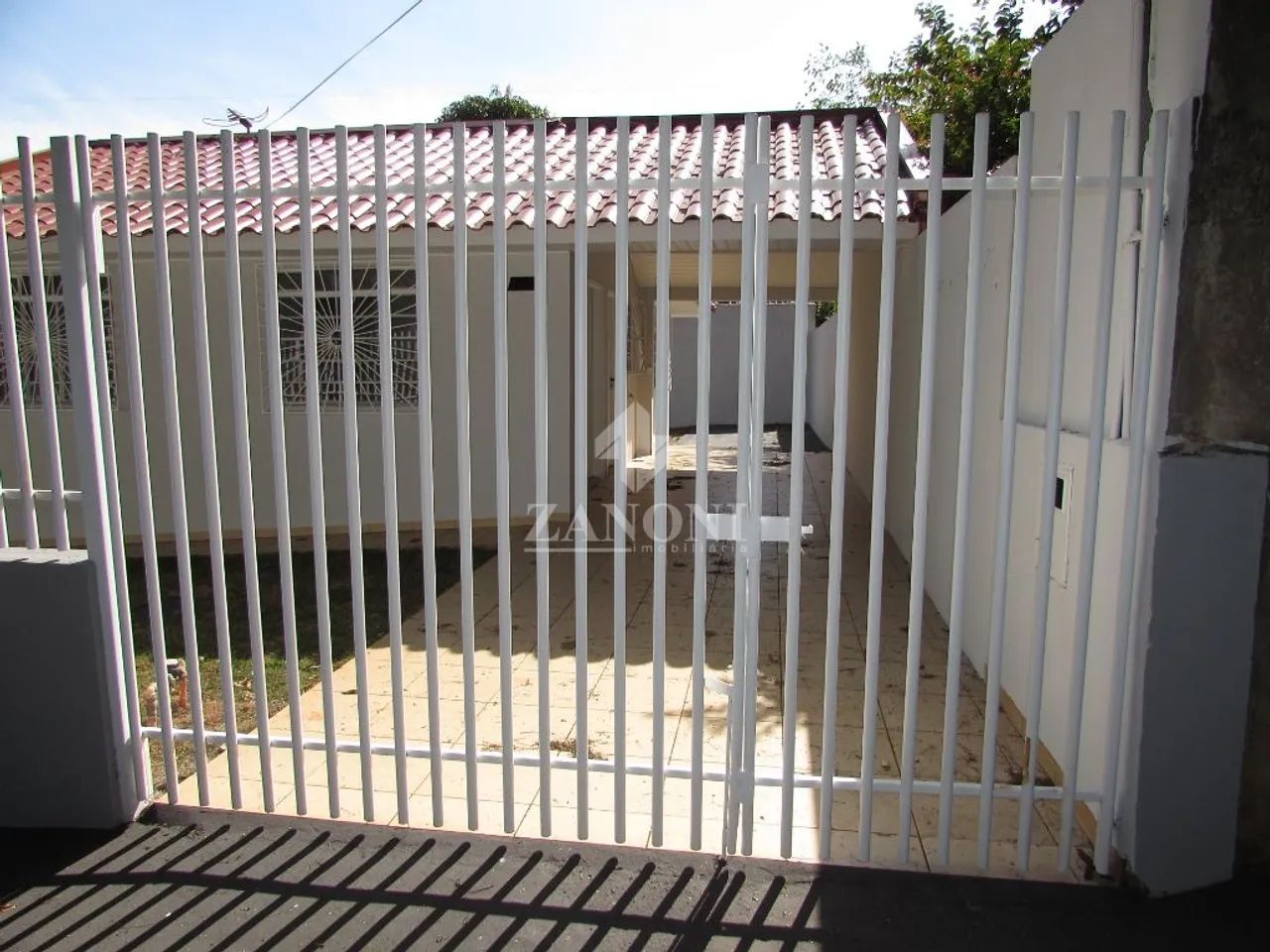 Locação de Casas / Padrão na cidade de Maringá - Foto 2