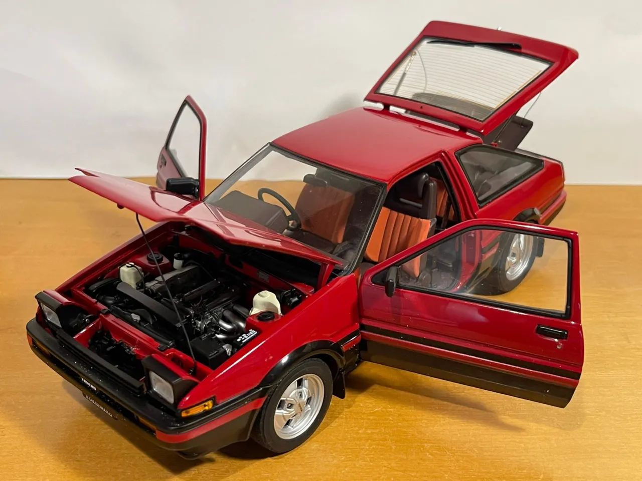 AUTOart TOYOTA sprinter trueno 1/18 模型 AUTOart 1/18 トヨタ スプリンター トレノ (AE86) 「頭文字 D」 “プロジ