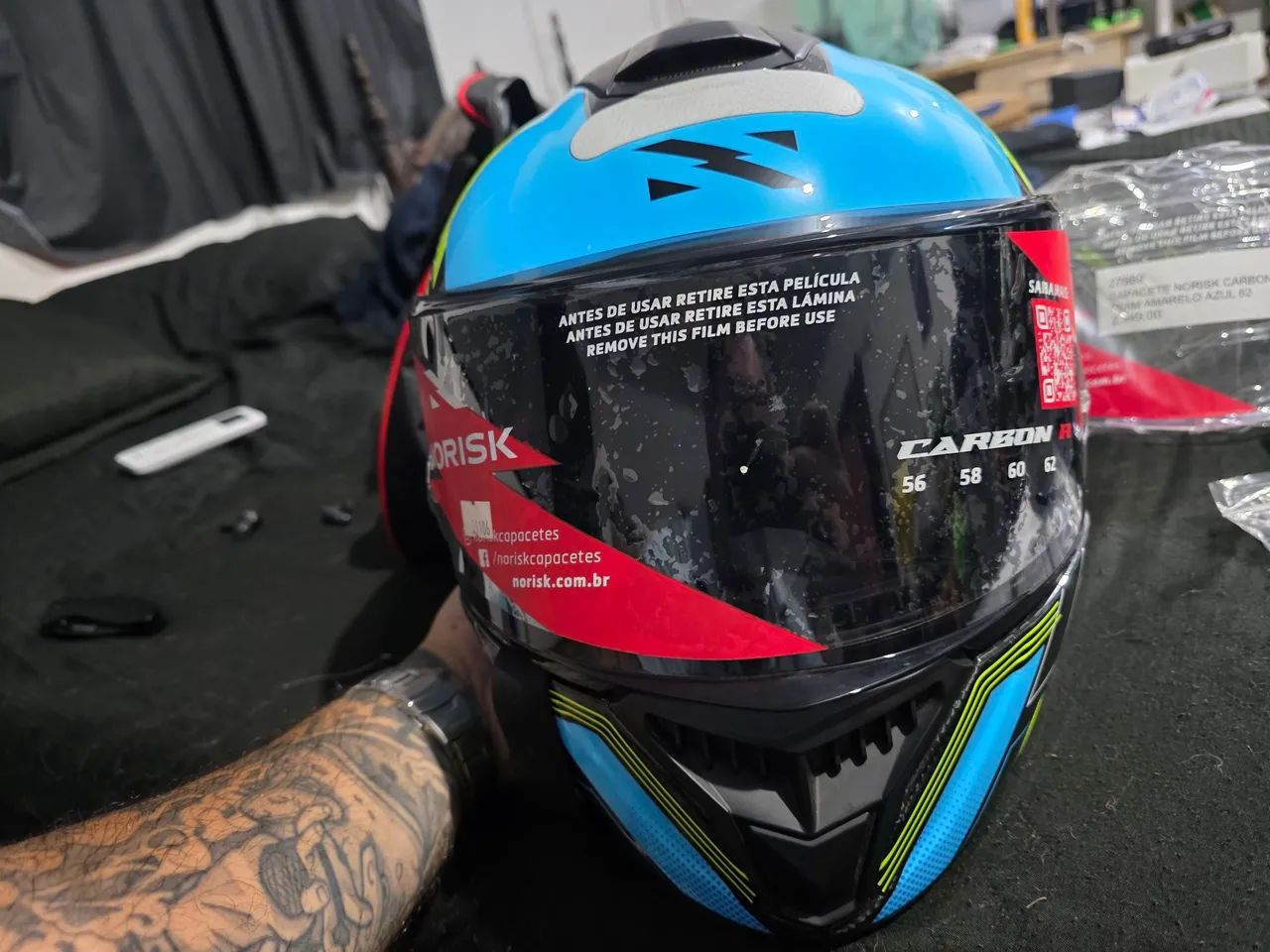Capacete Norisk Carbon R Team 61 - Foto 3