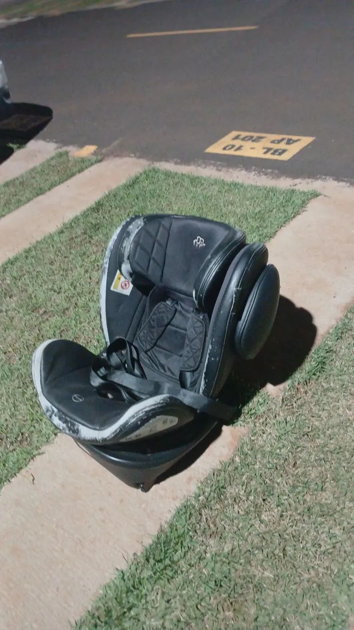 Vende se uma cadeirinha de automóvel  - Foto 2