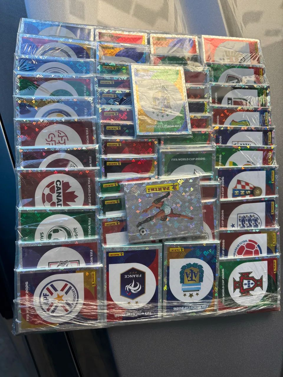 Álbum da copa capa dura prata com todas as figurinhas  - Foto 2