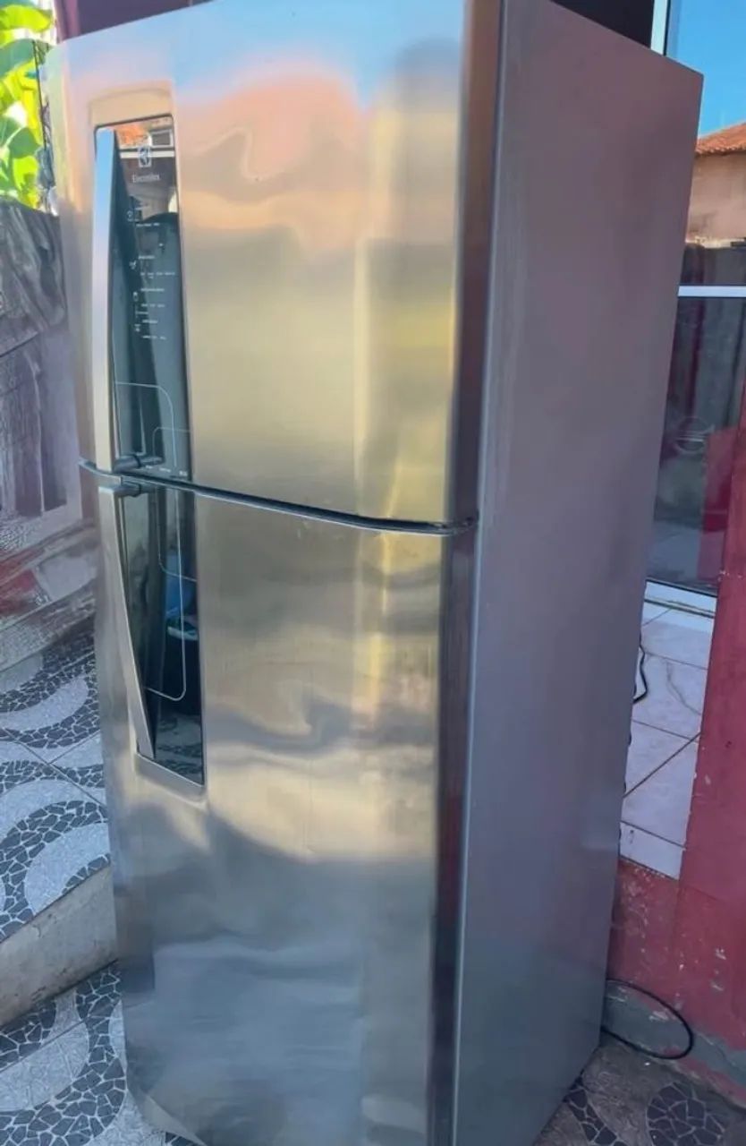geladeira Electrolux inox 459 litros faço entrega - Foto 2