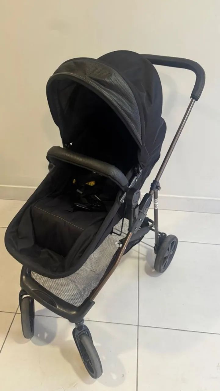 Vendo Carrinho de Bebê Completo - R$650,00