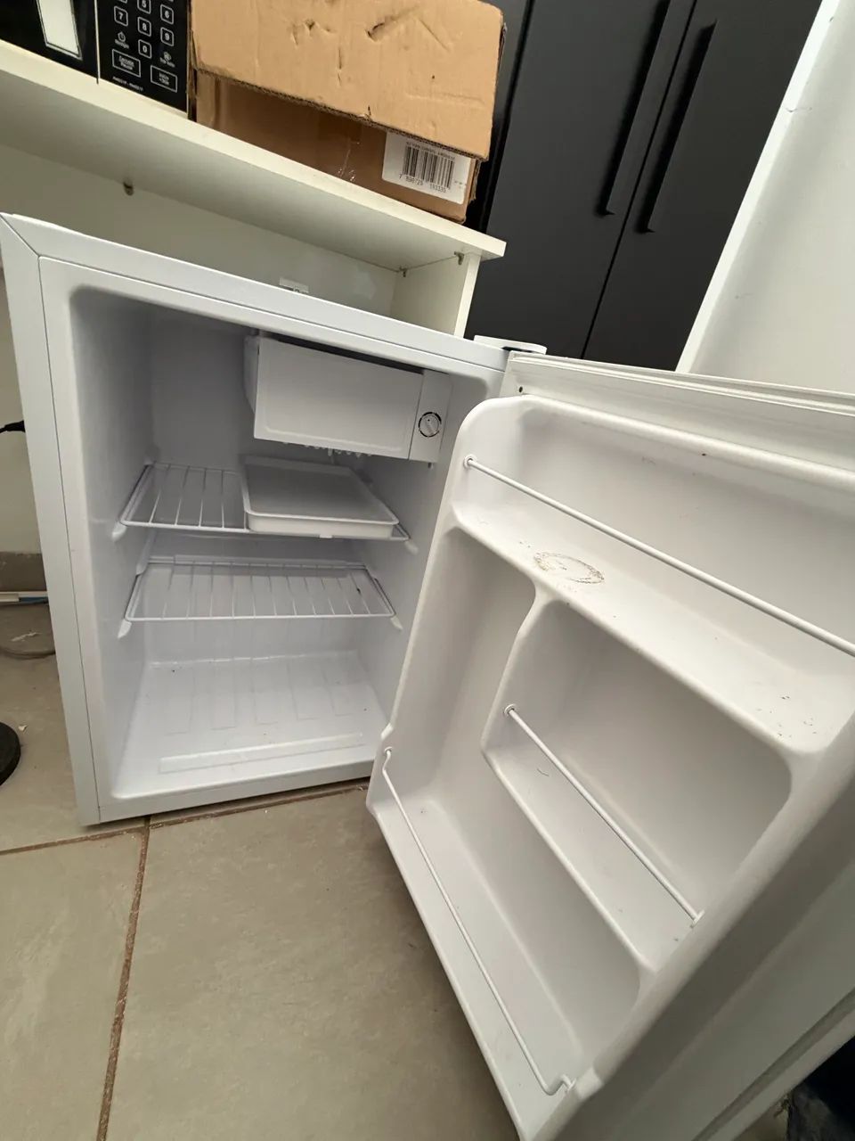 Frigobar 68L Philco
