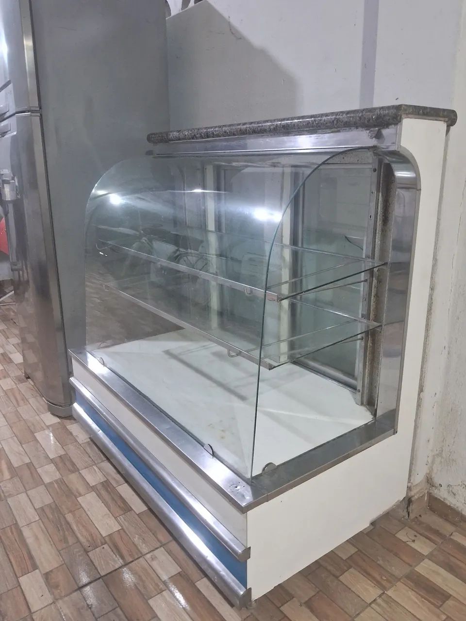 Geladeira Electrolux e balcão seco - Foto 2