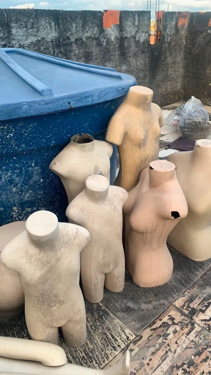 BUSTOS/MANEQUINS À VENDA