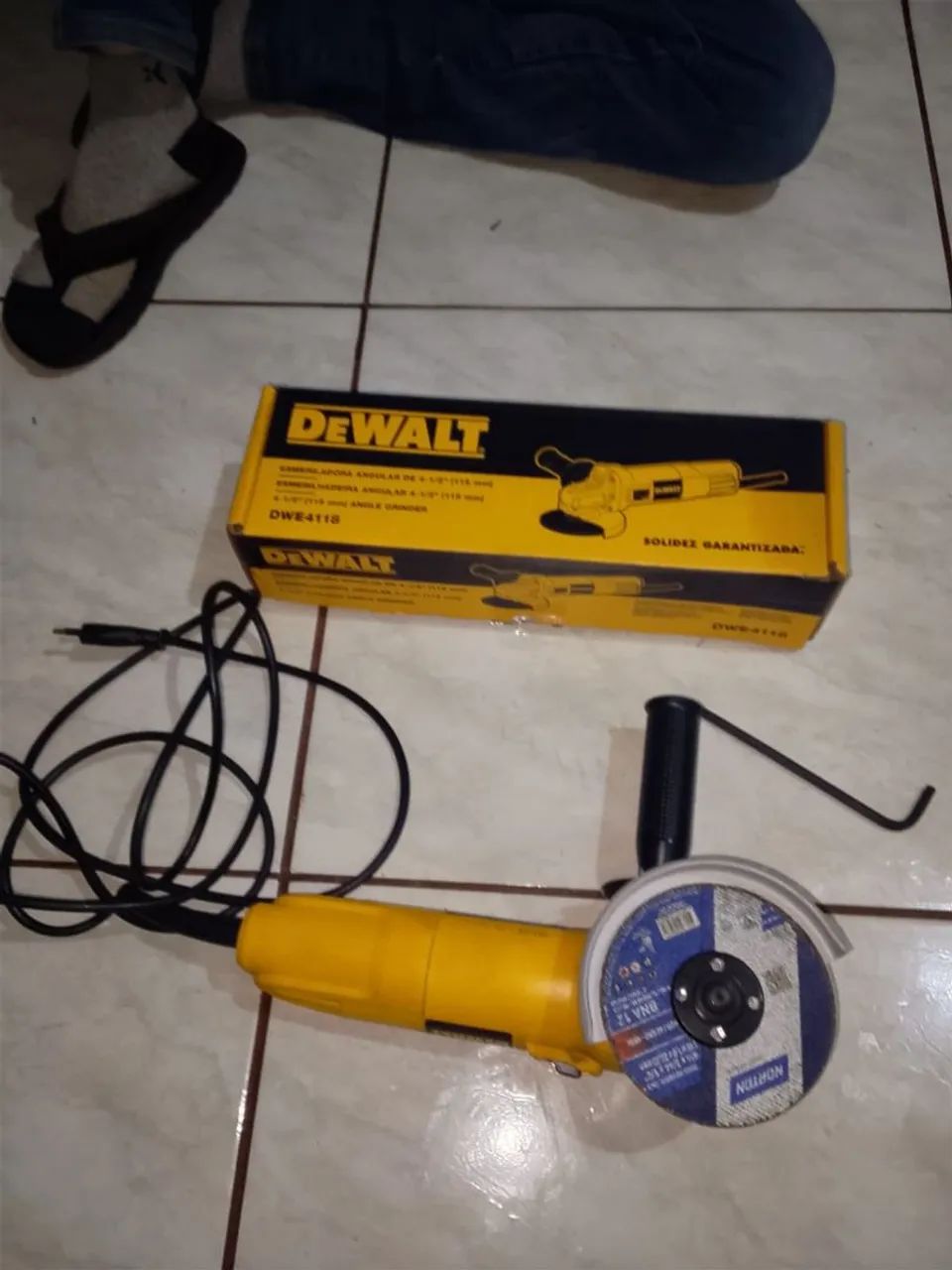 Esmerilhadeira angular Dewalt  - Foto 3