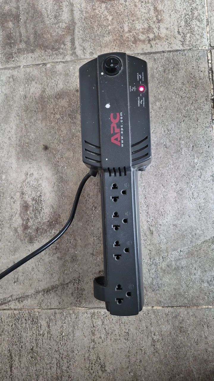 ESTABILIZADOR APC 300 VA