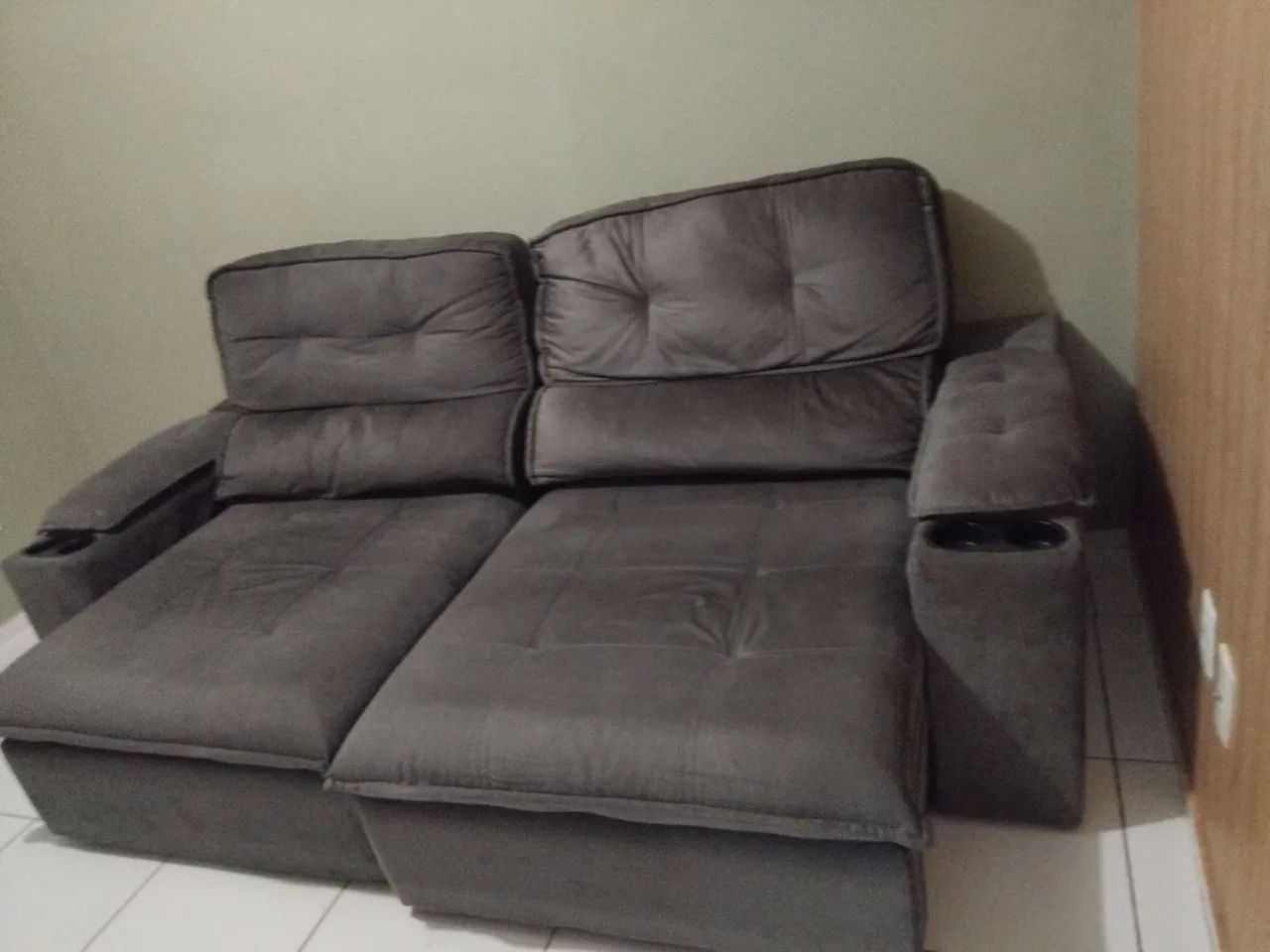Vende sofá retrátil 