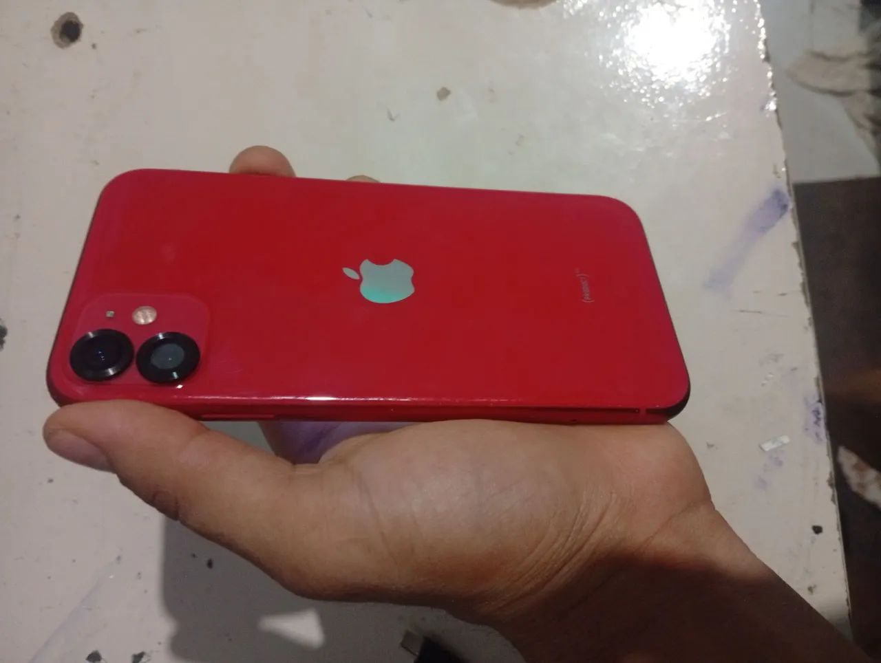 iPhone 11 na caixa 