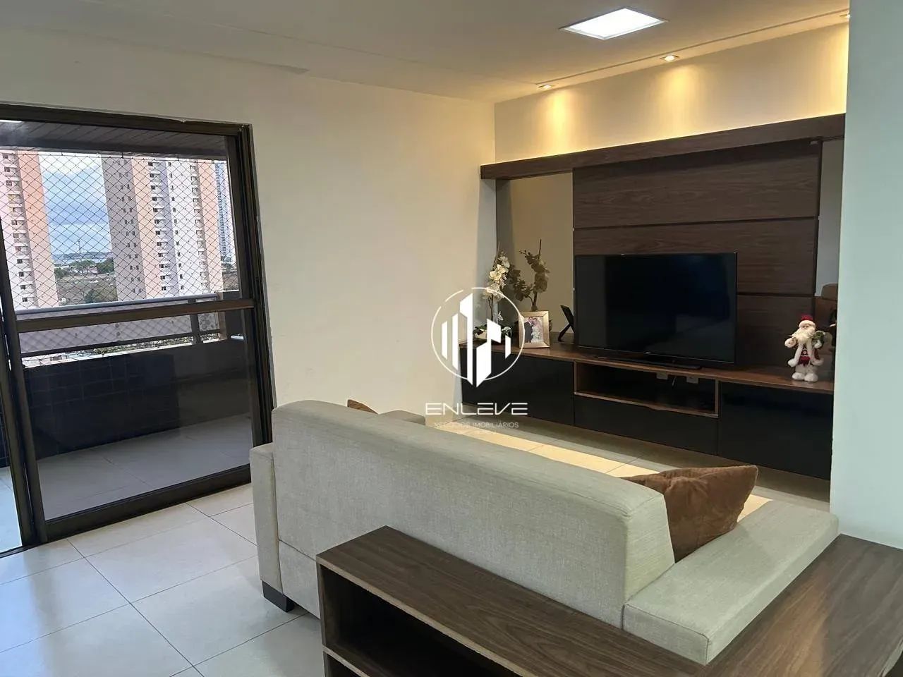 Amplo apartamento com 04 quartos no Miramar - Foto 2