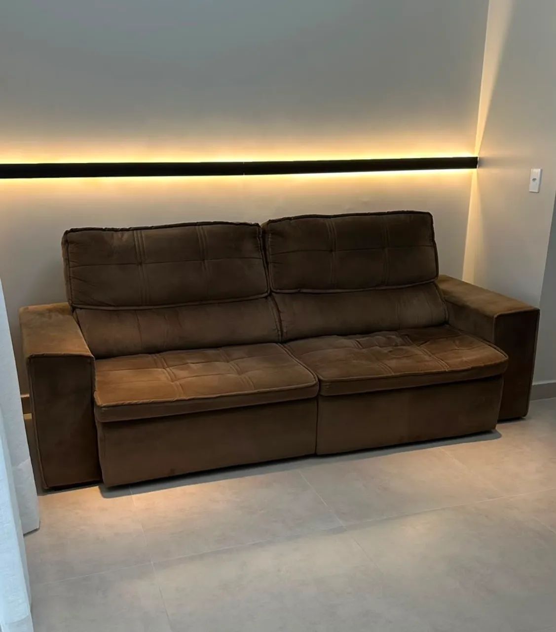 Sofá Bugatti Marrom Retrátil e Reclinável 2,50m - Excelente Estado - Foto 2
