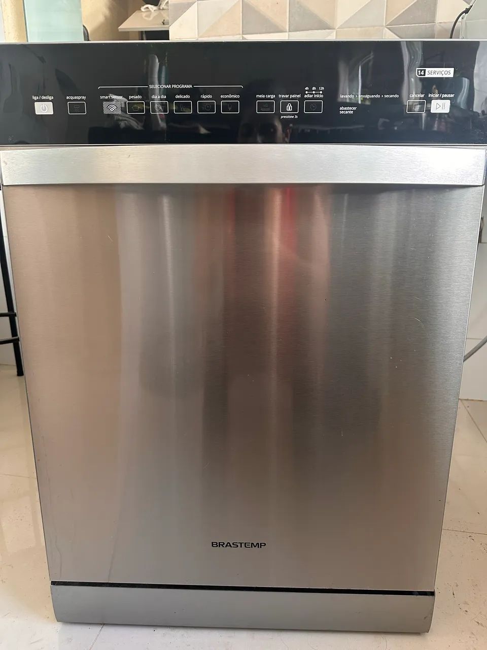 Máquina de lavar louça 14 serviços 