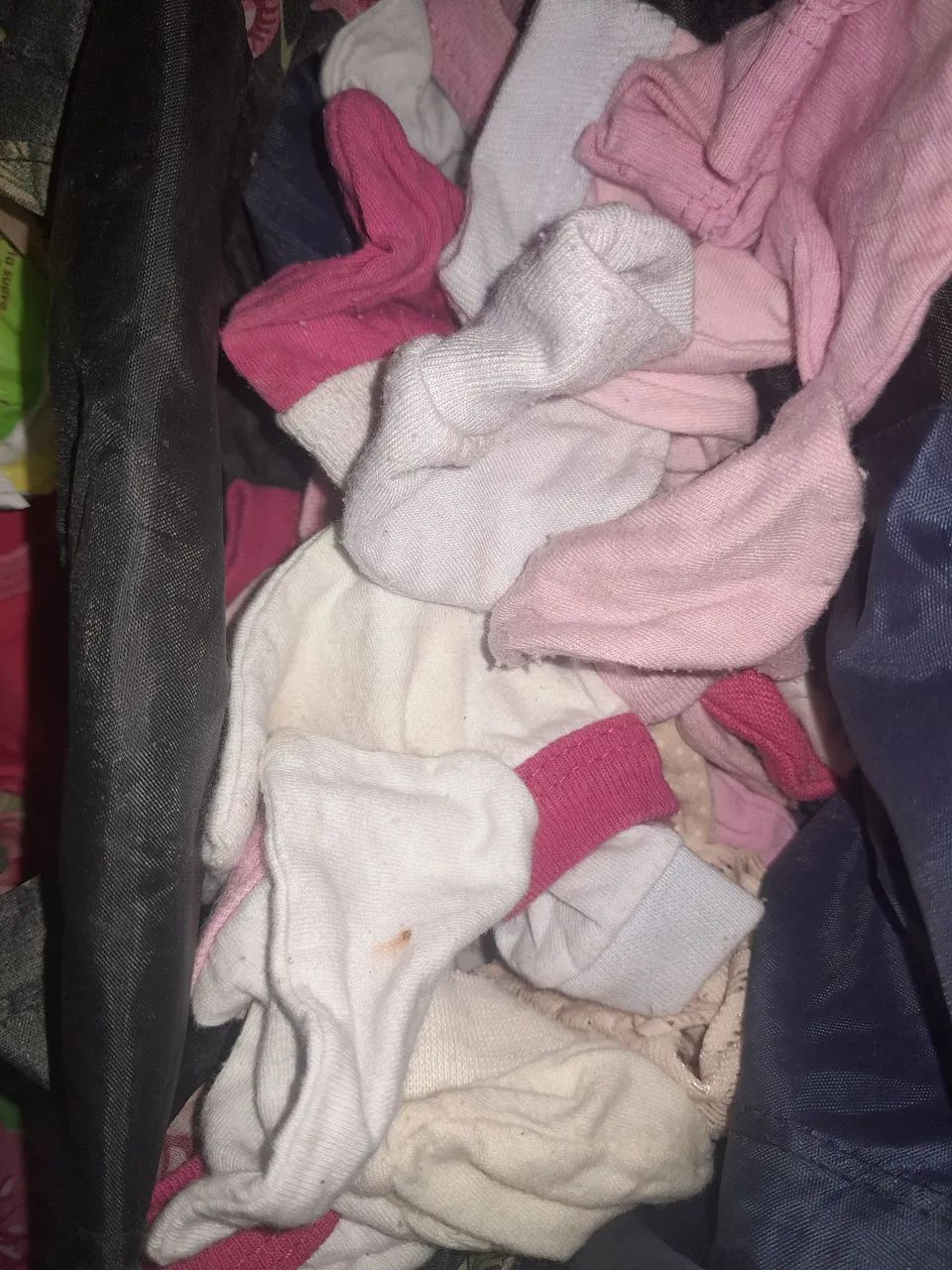 Estou desapegando várias roupas - Foto 5