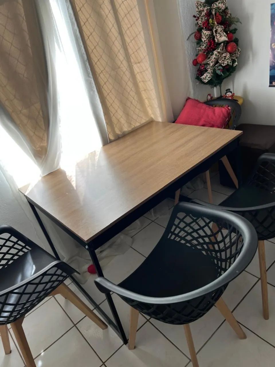 mesa de jantar com 4 cadeiras - Foto 3