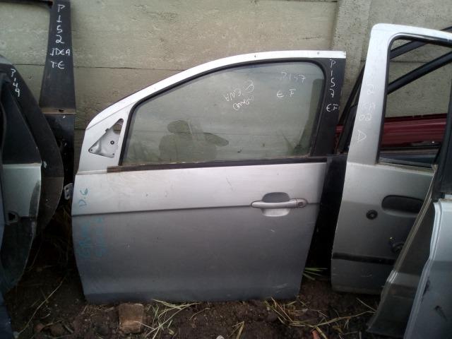 Porta dianteira esquerda Fiat Grand Siena