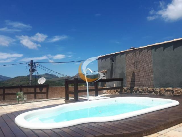 Casa à venda por R$ 250.000 - Carangola - Petrópolis/RJ