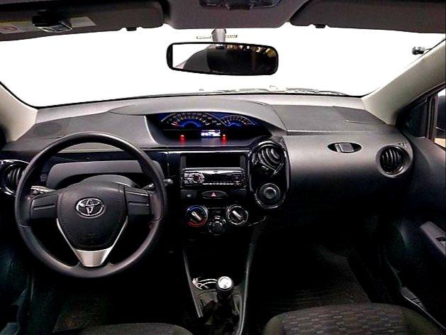 Toyota Etios HATCH 1.3 2015/ 2015 >Aceita troca menor valor - Foto 7