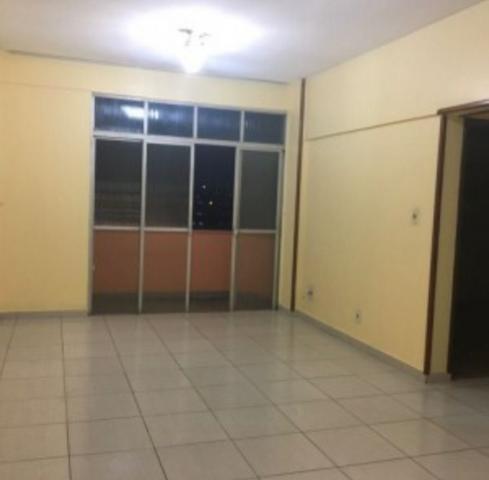 Aluga-se apto semi mobiliado no centro, 2 quartos - Foto 5