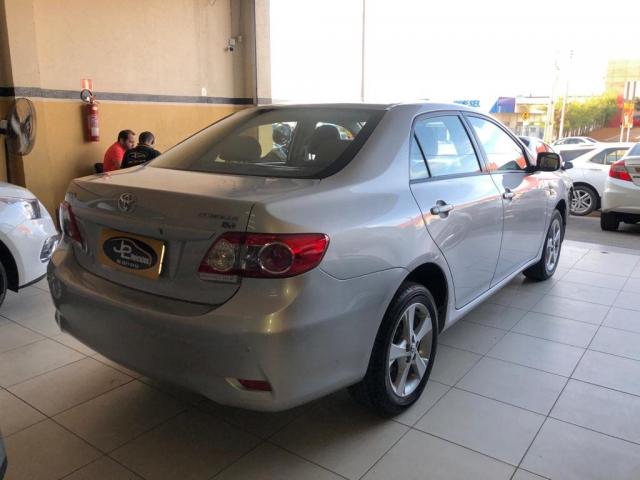 Corolla 2013/2014 1.8 gli 16v flex 4p automático - Foto 9