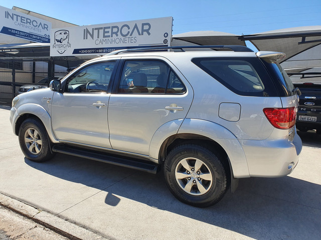 Toyota-Hilux SW4 - Foto 4
