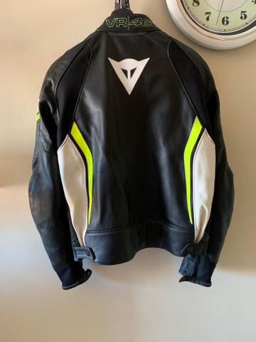 jaqueta dainese vr46