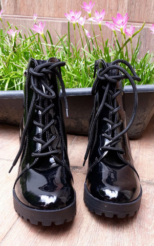 bota envernizada via marte