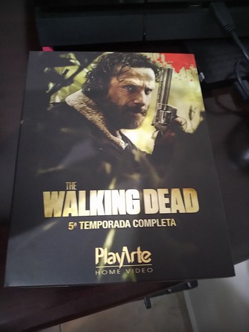 Pacote com 5 temporadas blue-ray The Walking Dead - Foto 4