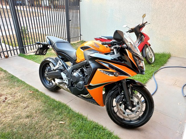HONDA CBR 650F LARANJA
