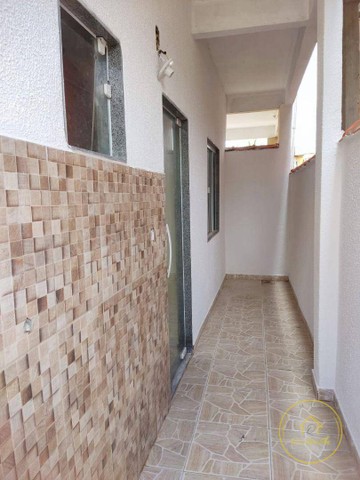 Linda casa com 2 quartos, sendo 1 suíte, quintal todo no piso á venda em Unamar/Cabo Frio  - Foto 10