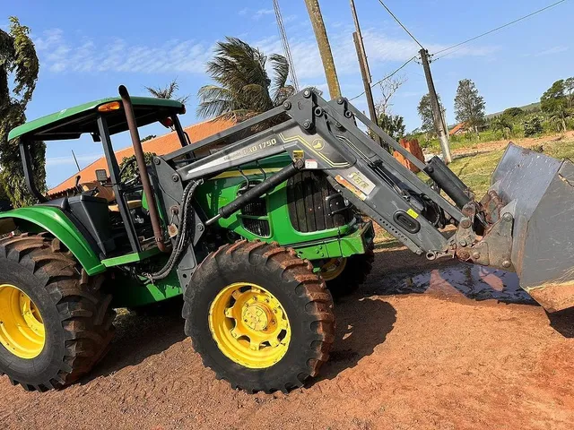 Trator Agrícola John Deere