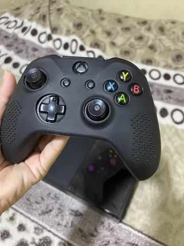 Xbox one com dois controles e um jogo - Videogames - Vila São Luiz,  Botucatu 1250197004