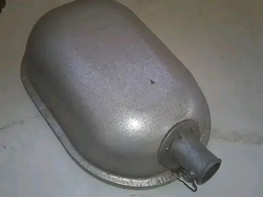Luminária Levilux oval aberta de metal com bocal E-27 sem braço (nova). - Foto 2
