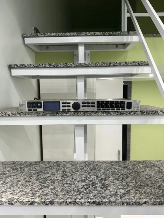 Processador de audio BEHRINGER 2496