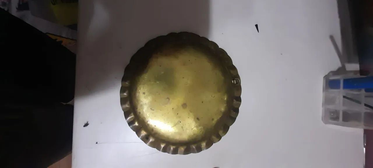 Bandeja de cobre e bronze antiga com design arabesco - Foto 4