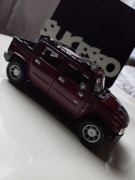 Carrinho de metal da maisto 1:27 Hummer HC2 