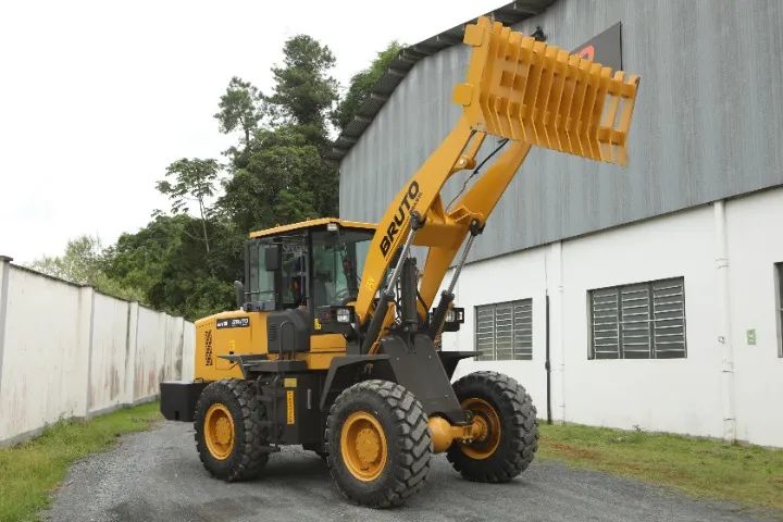 Pá Carregadeira Brt30 Motor Deuts 6cc | Bruto Brasil | Nova - Foto 2