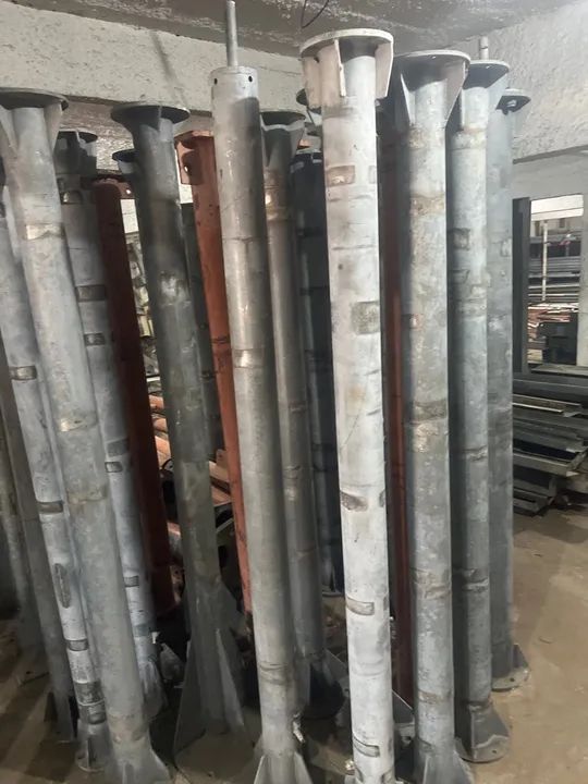 Postes em aço galvanizado 