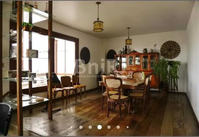 Linda casa em São Conrado
