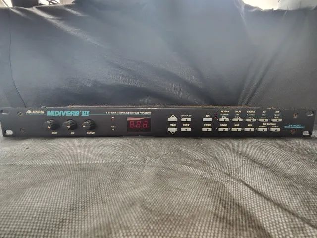 Alesis Midiverb III Processador De Efeito - Instrumentos musicais