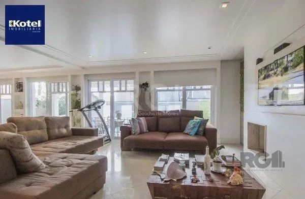 Sobrado no Condomínio Terra Mater., com 375 m² privativos. 5 suítes, sendo 1 máster com cl