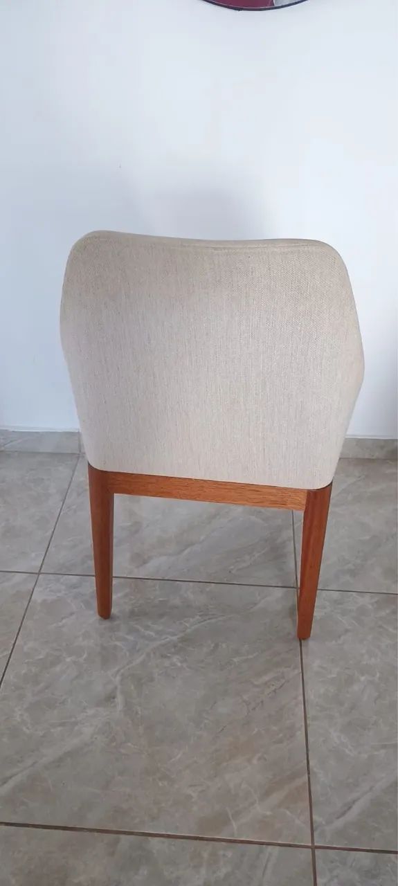 Mesa com 6 cadeiras estofadas em tecido  - Foto 2