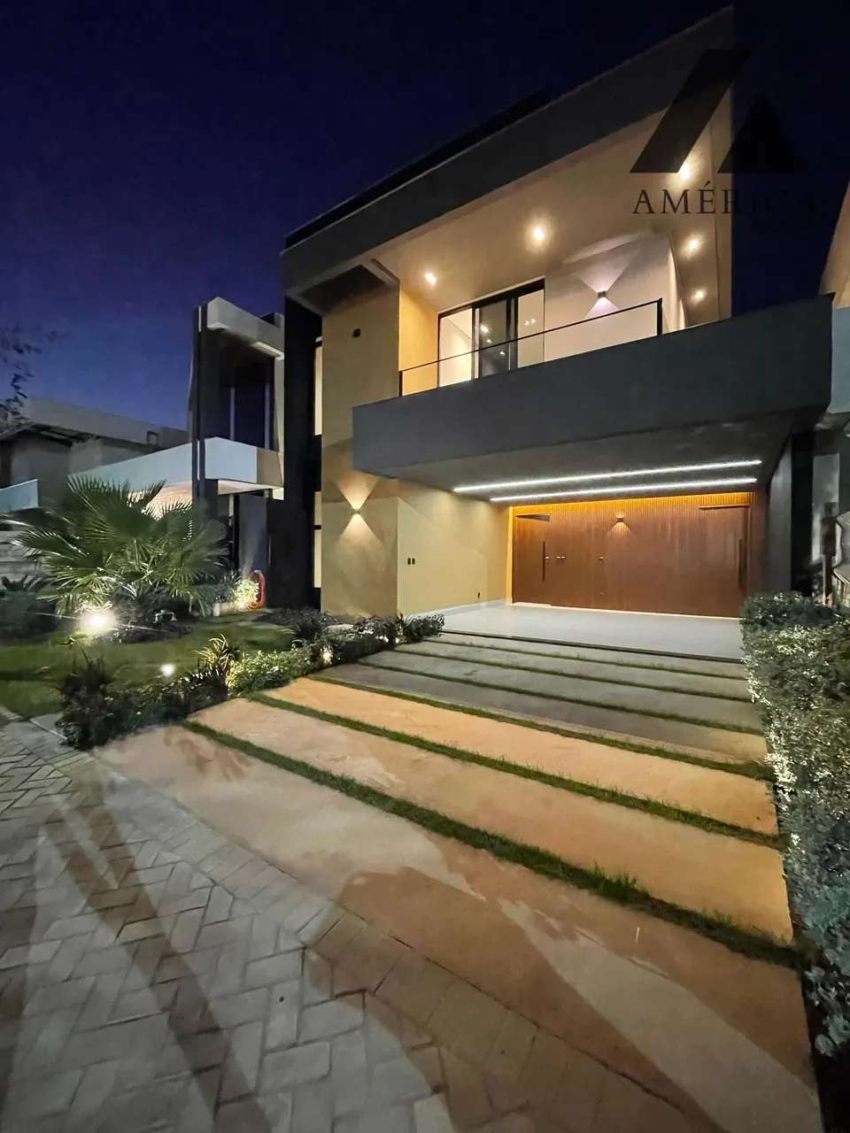 VENDA - FLORAIS DO PARQUE COM 04 SUÍTES E 306M²
