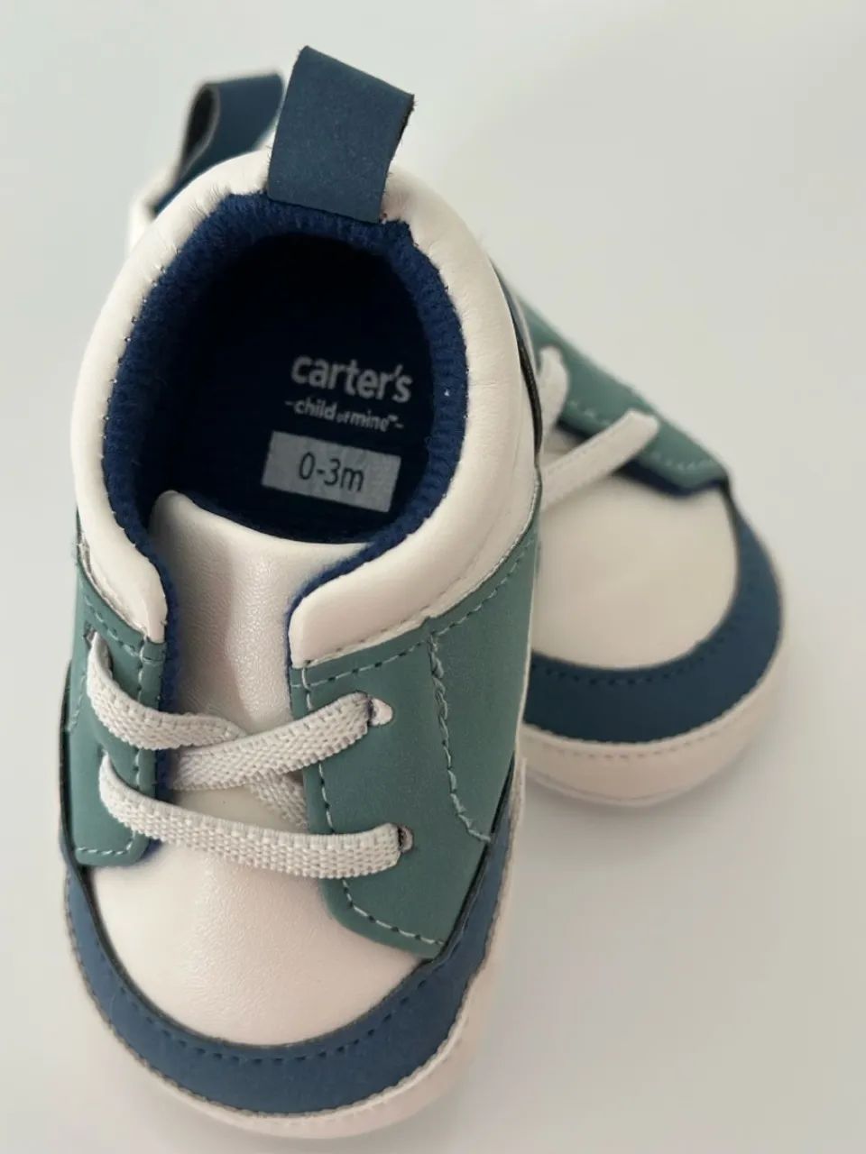 Vendo sapato bebê Carter?s verde e branco cadarço - Foto 2