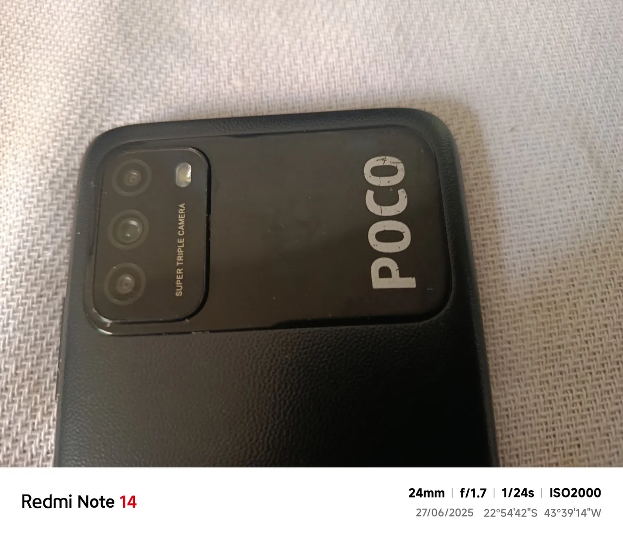 Celular novo com menos de um mês de uso só estou vendendo pq preciso pagar uma conta de lu