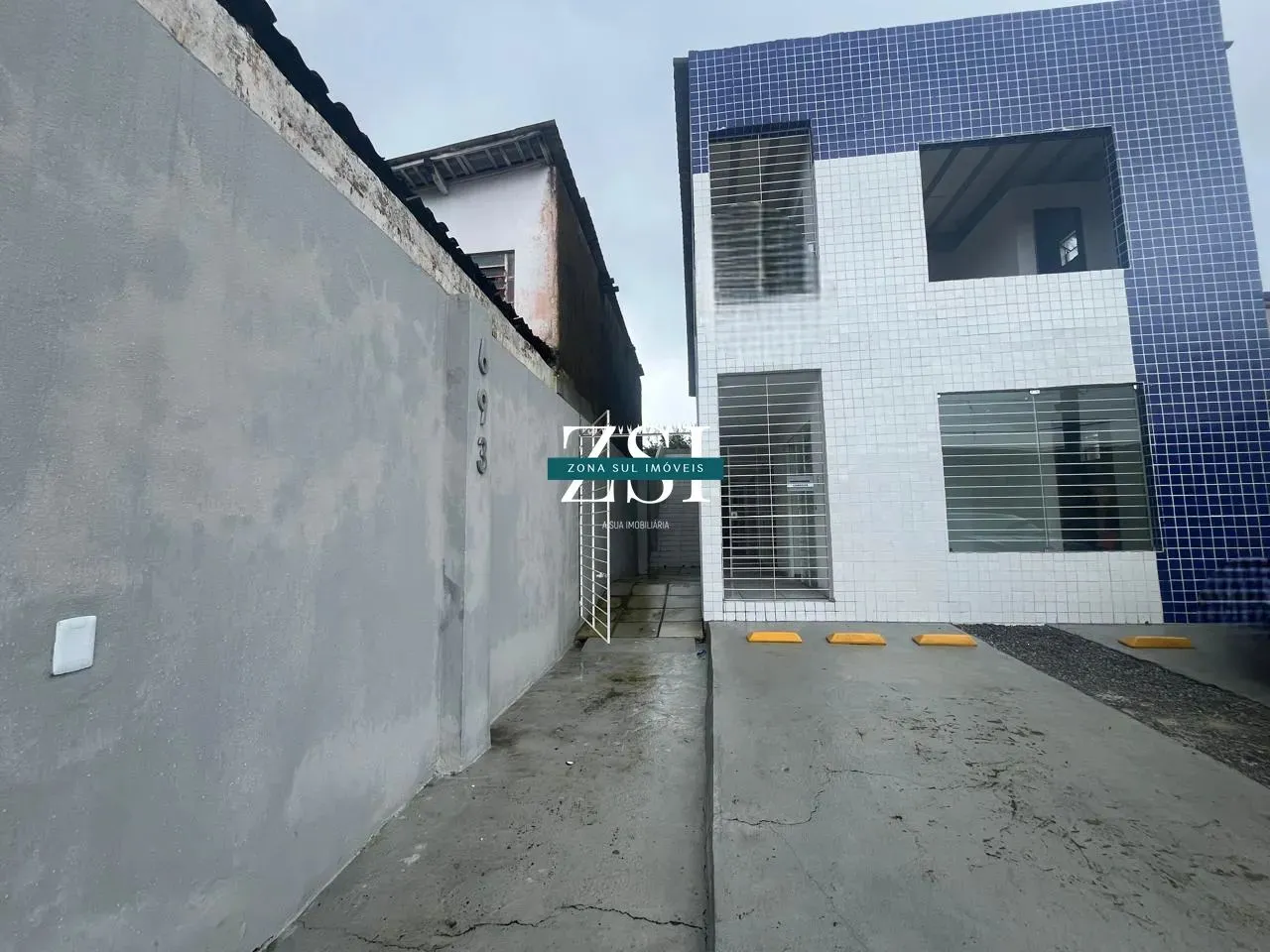 Lojas Comercial em Galeria, na Avenida principal de Areias, Aluga