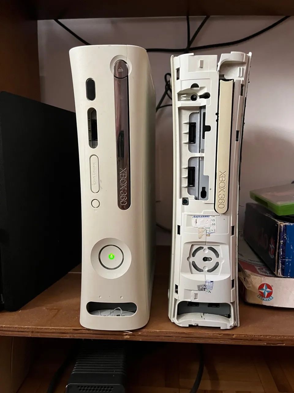 Lote 2 Xbox 360 FAT com fonte e controles