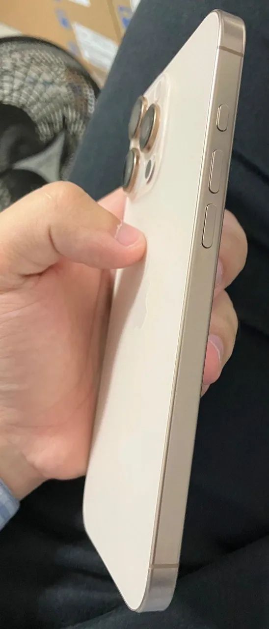 Iphone 16 pro max 256GB - Menos de 1 mês de uso -- COMPLETO - Foto 4