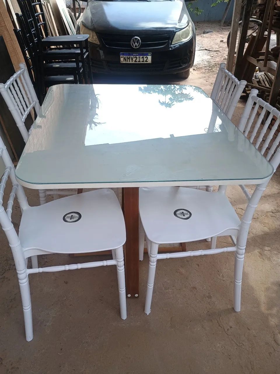 Mesa linda com vidro quadrado  - Foto 3