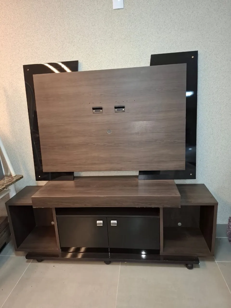 Painel para TV com design moderno e elegante